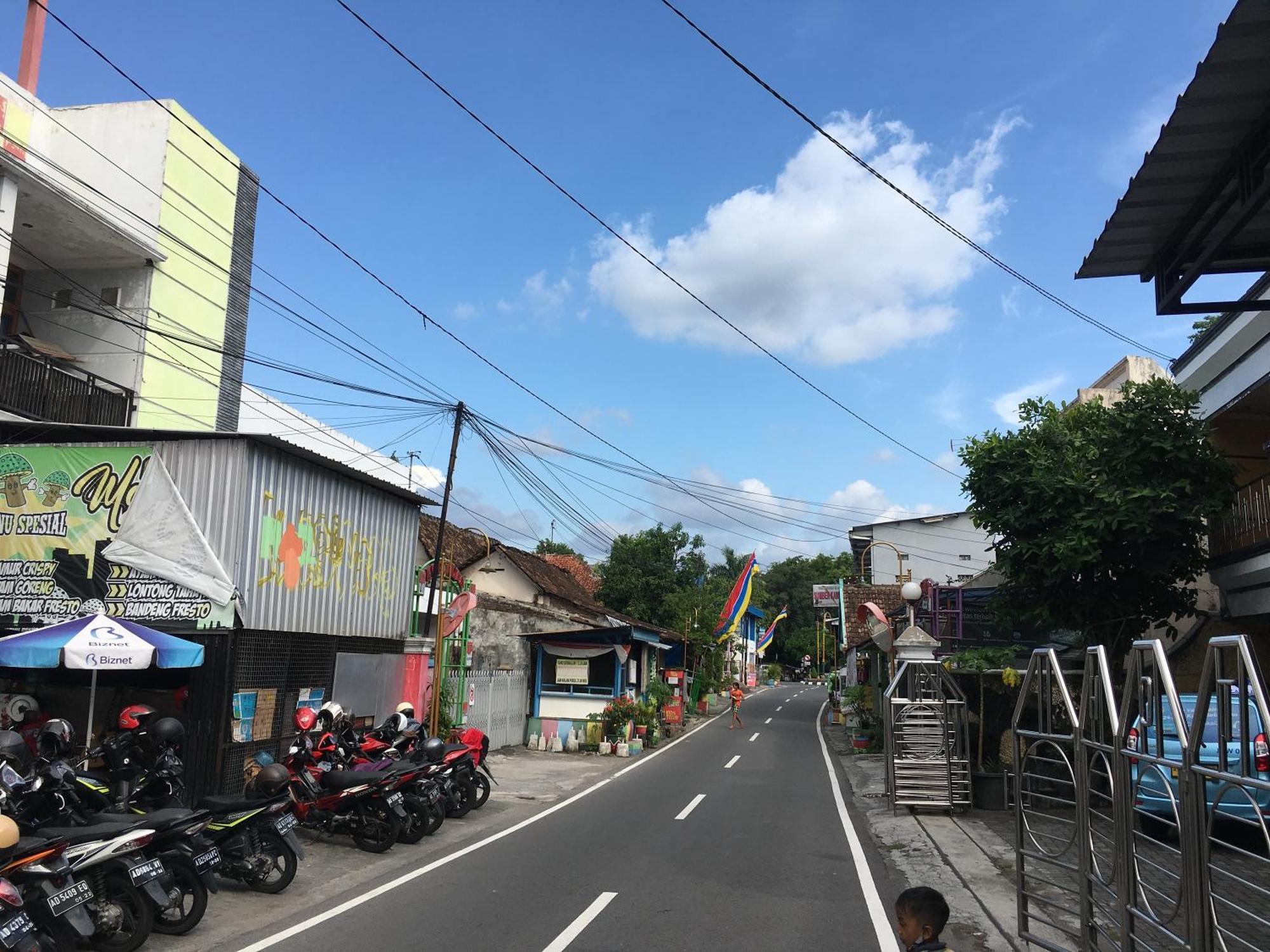 Hotel Alami Klaten Buitenkant foto