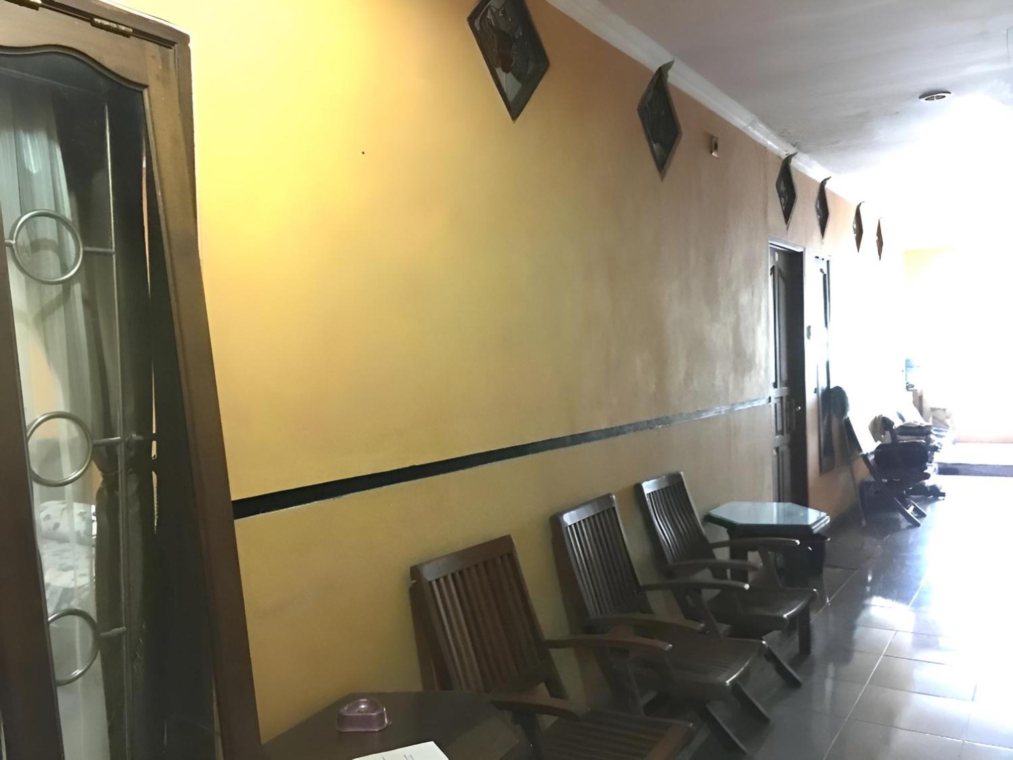 Hotel Alami Klaten Buitenkant foto