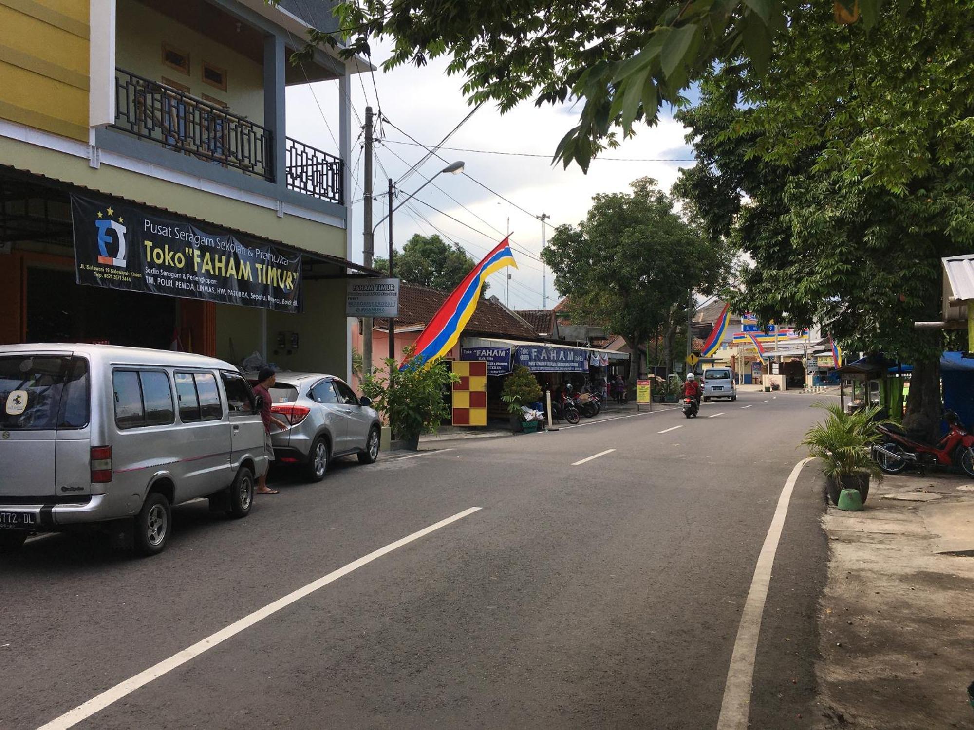 Hotel Alami Klaten Buitenkant foto